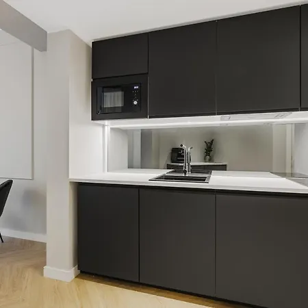 Bob W Centre - Ambassador Apartamento Tallin