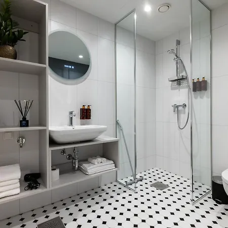 Bob W Centre - Ambassador * Reval