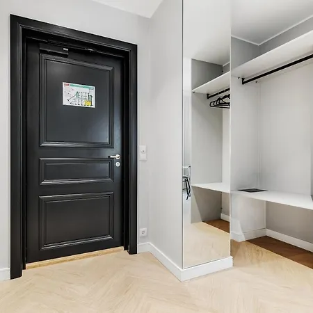 Bob W Centre - Ambassador Apartamento Tallin