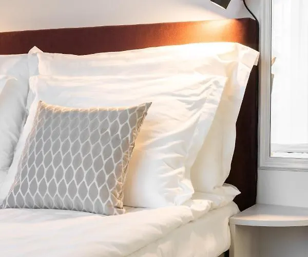 Bob W Centre - Ambassador Apartament Tallin